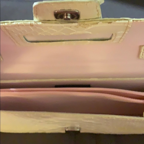 Cream snake skin small purse - Picture 4 of 4